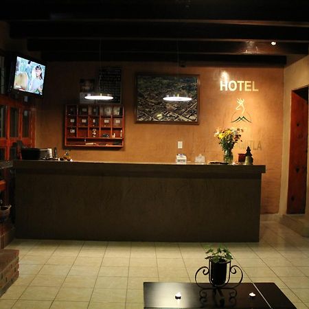 Hotel Plaza Mazamitla Buitenkant foto