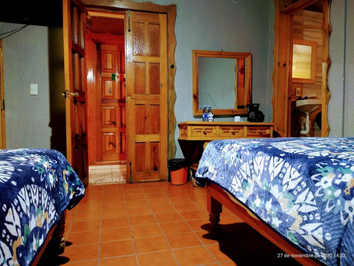 Hotel Plaza Mazamitla Buitenkant foto