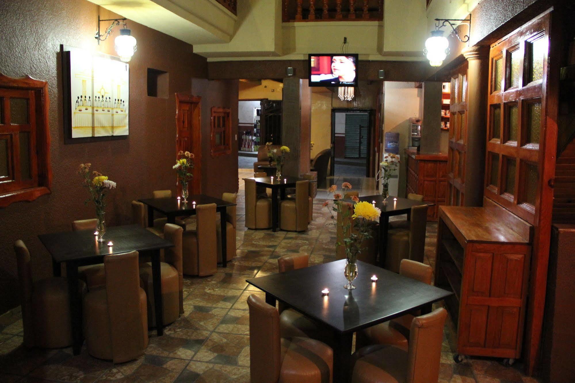 Hotel Plaza Mazamitla Buitenkant foto